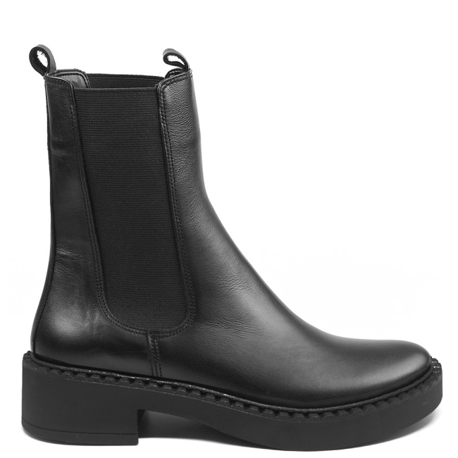 CHELSEA BOOTS