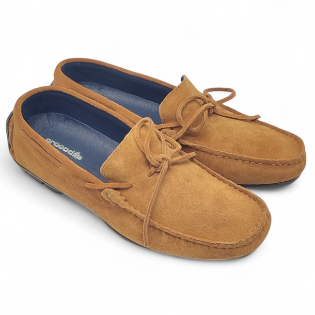 MOCCASINES