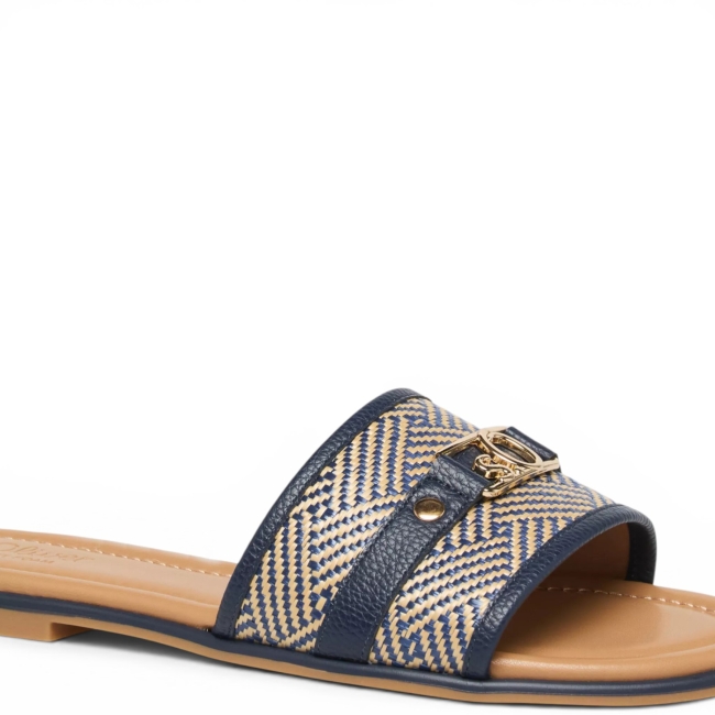 FLAT SANDALS