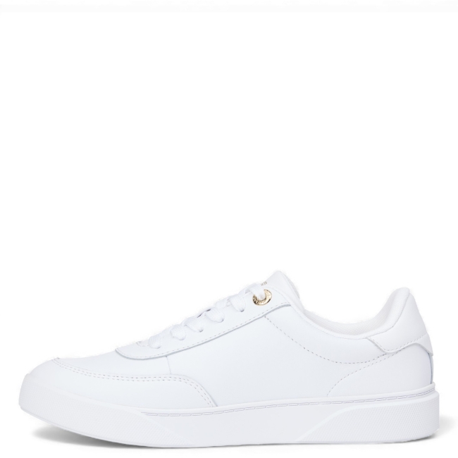 ESSENTIAL CHIC COURT SNEAKER