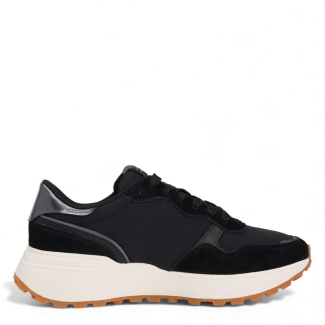 TJW CLEATED RUNNER