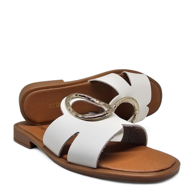 FLAT SANDALS