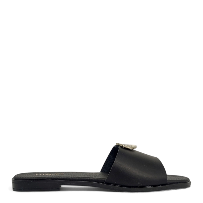 FLAT SANDALS
