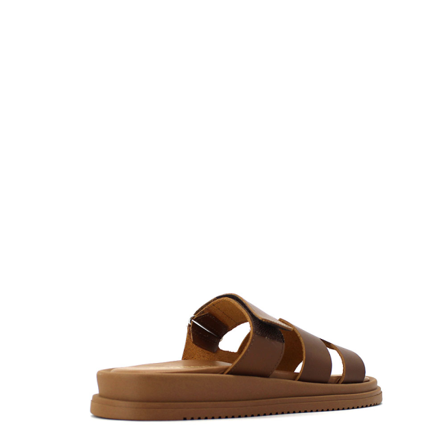 FLAT SANDALS