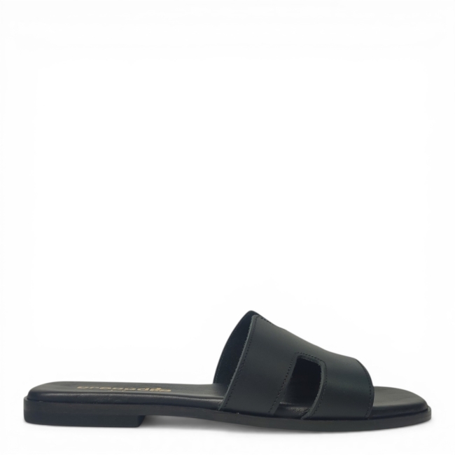 FLAT SANDALS