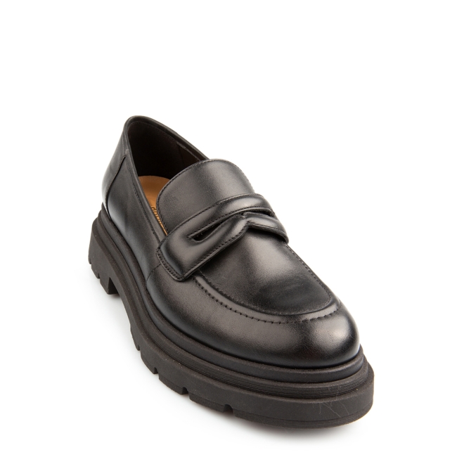 CAMILA LEATHER LOAFERS