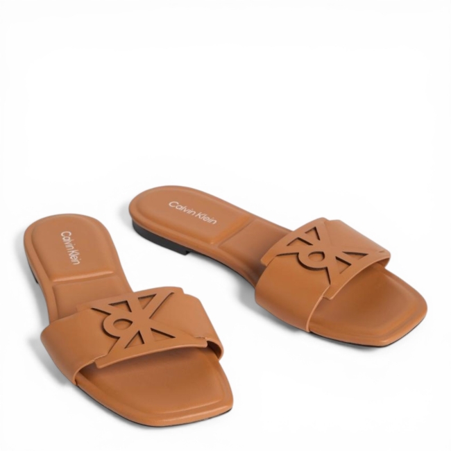 SQUARE FLAT SANDAL EMBLEM