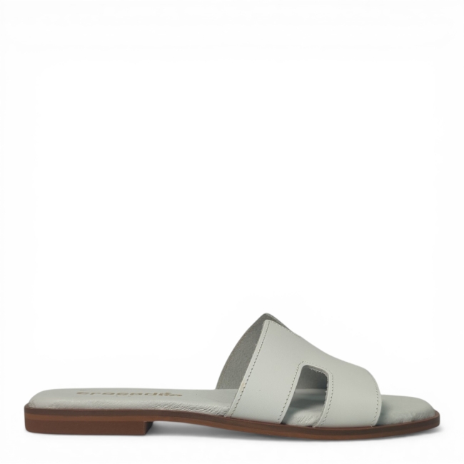 FLAT SANDALS