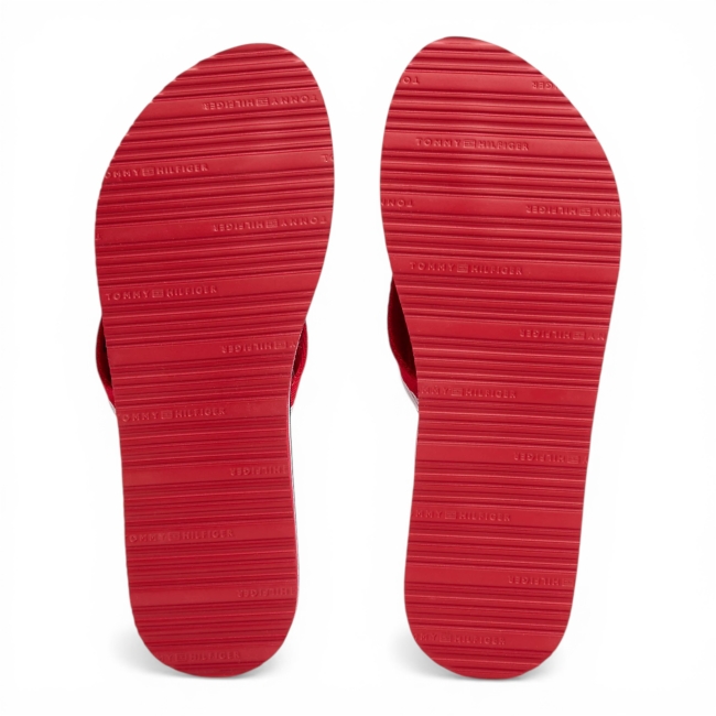 TOMMY LOVES NY BEACH