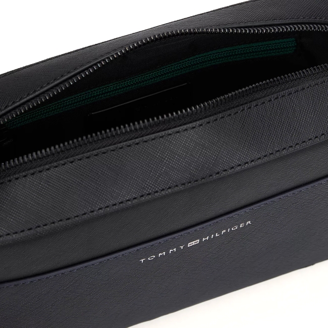 TH BUSINESS LEATHER WASHBAG