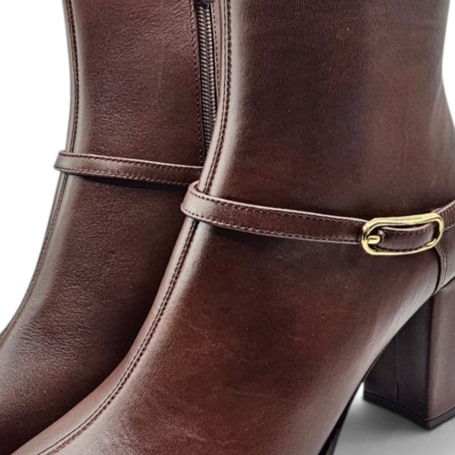 LEATHER COLLECTION