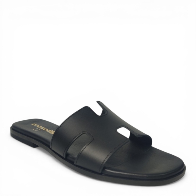 FLAT SANDALS