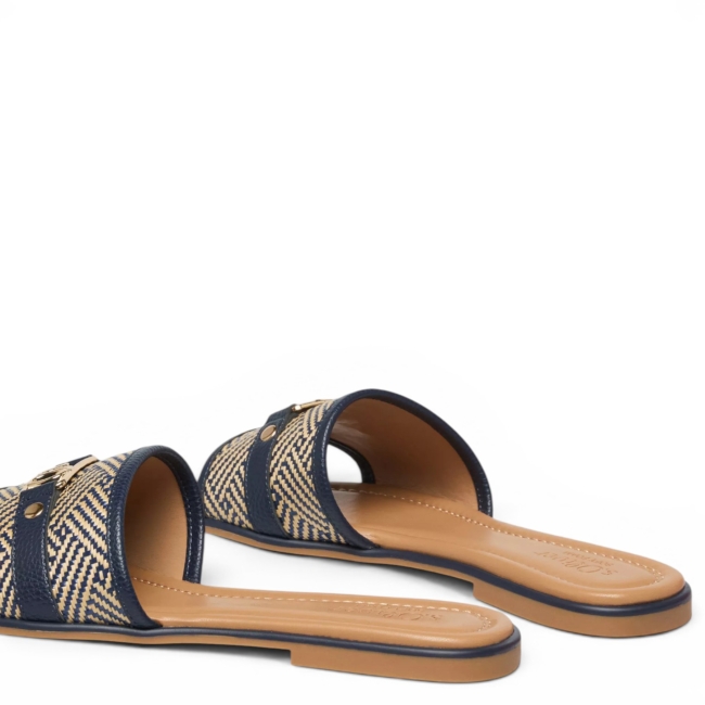 FLAT SANDALS