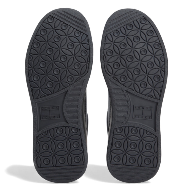 THE CHELSEA SNEAKER LACE UP