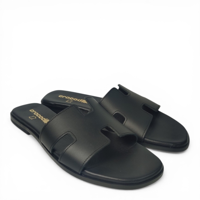 FLAT SANDALS