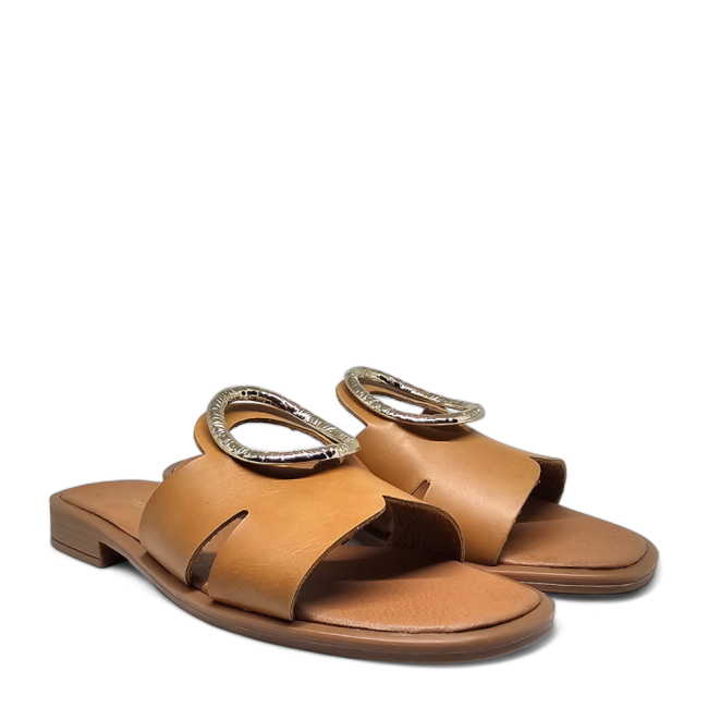 FLAT SANDALS