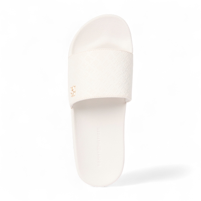 TH MONOGRAM POOLSIDE