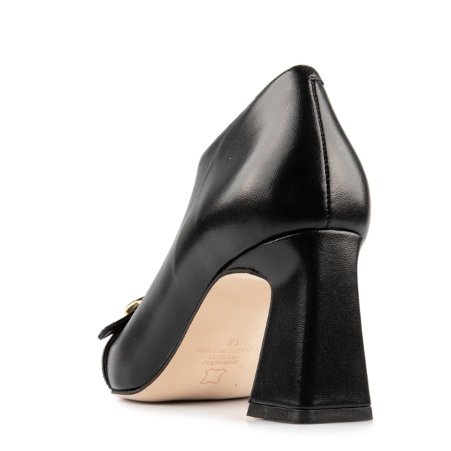 LEATHER COLLECTION