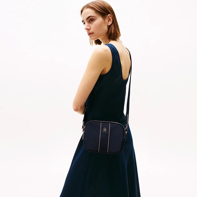 POPPY CAMERA BAG CORP