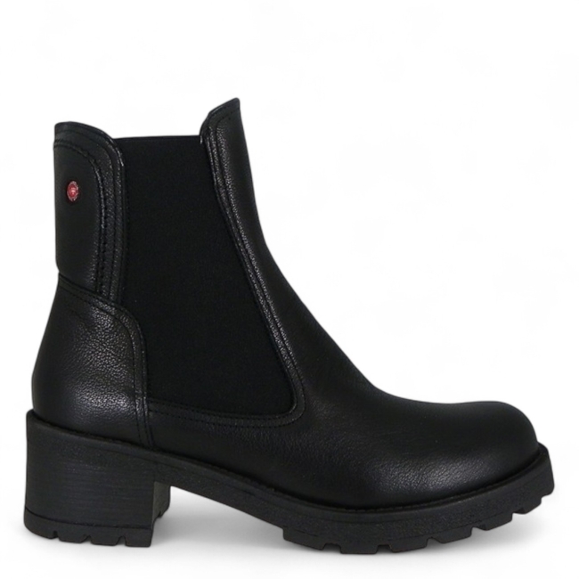 CHELSEA BOOTS