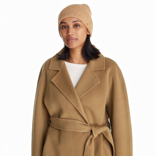 TH FLAG FLUFFY BEANIE