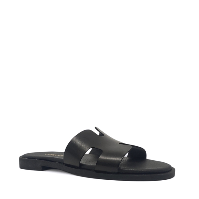 FLAT SANDALS