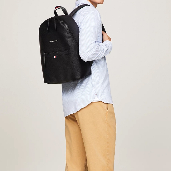 ESSENTIAL PU BACKPACK