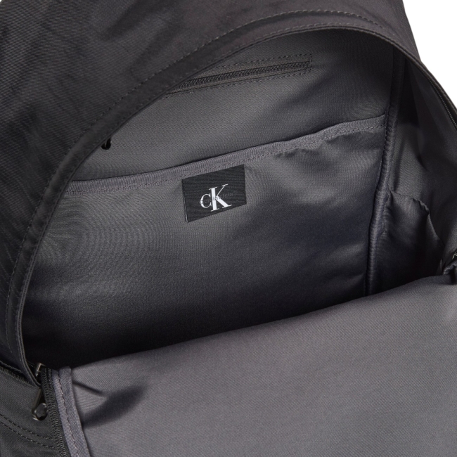 BOLD ROUND BACKPACK
