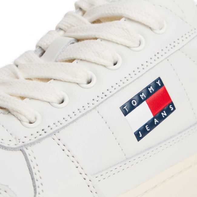 THE CHELSEA SNEAKER LACE UP