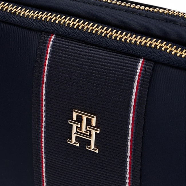 POPPY CAMERA BAG CORP