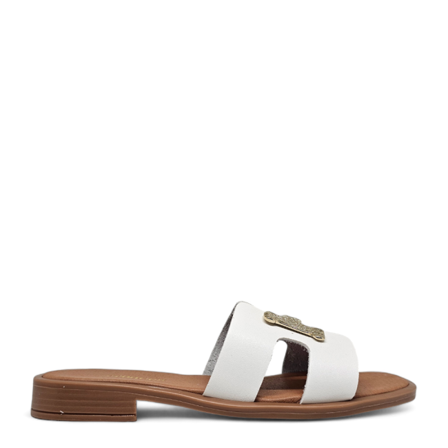 FLAT SANDALS