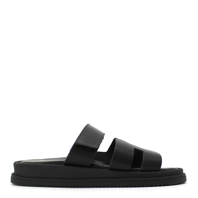 FLAT SANDALS