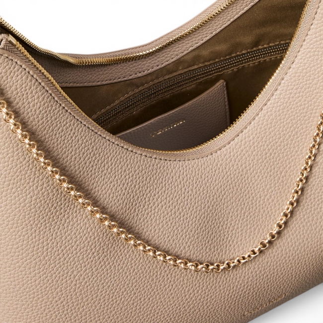 EMBLEM HW PEBBLE TOP ZIP HOBO