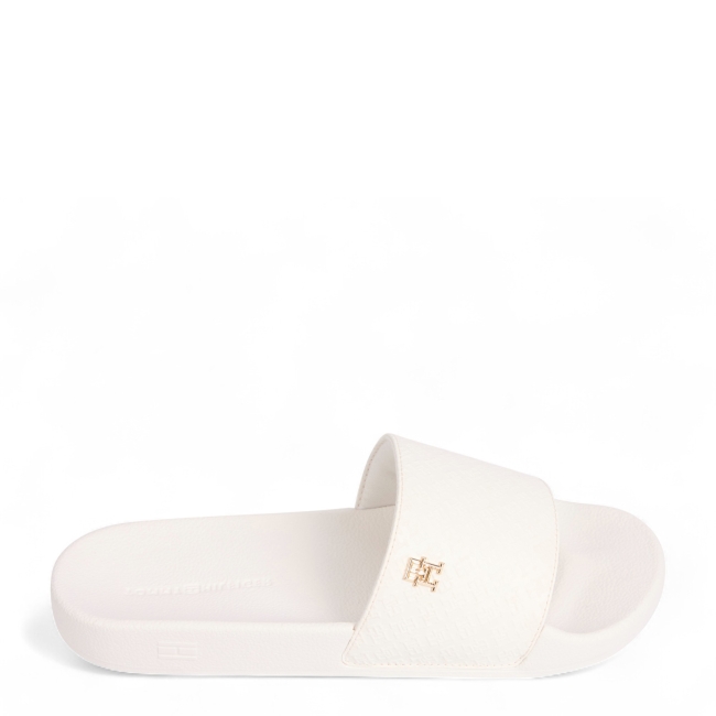 TH MONOGRAM POOLSIDE
