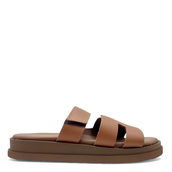 FLAT SANDALS