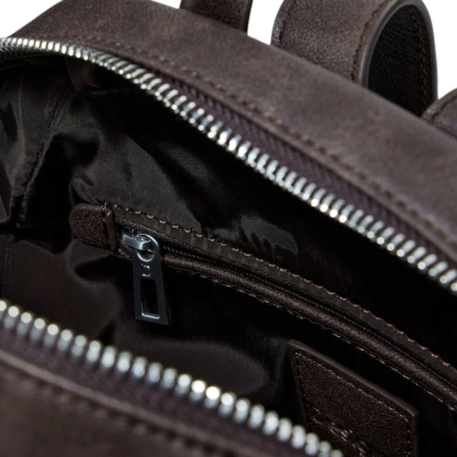 POKER FACE CHESTER MINI