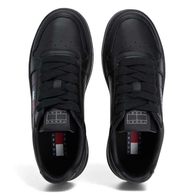 THE CHELSEA SNEAKER LACE UP