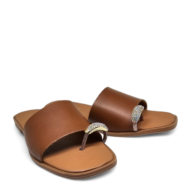 FLAT SANDALS