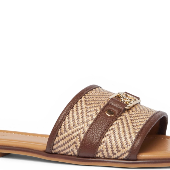 FLAT SANDALS