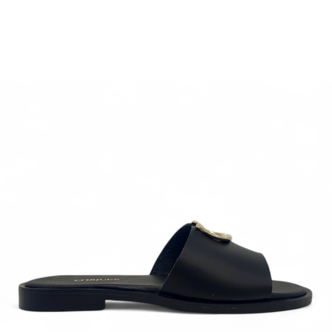 FLAT SANDALS