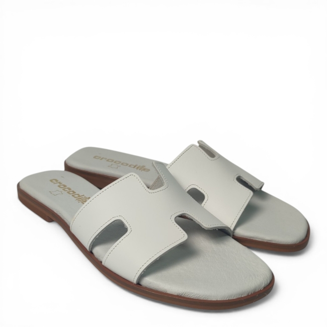 FLAT SANDALS