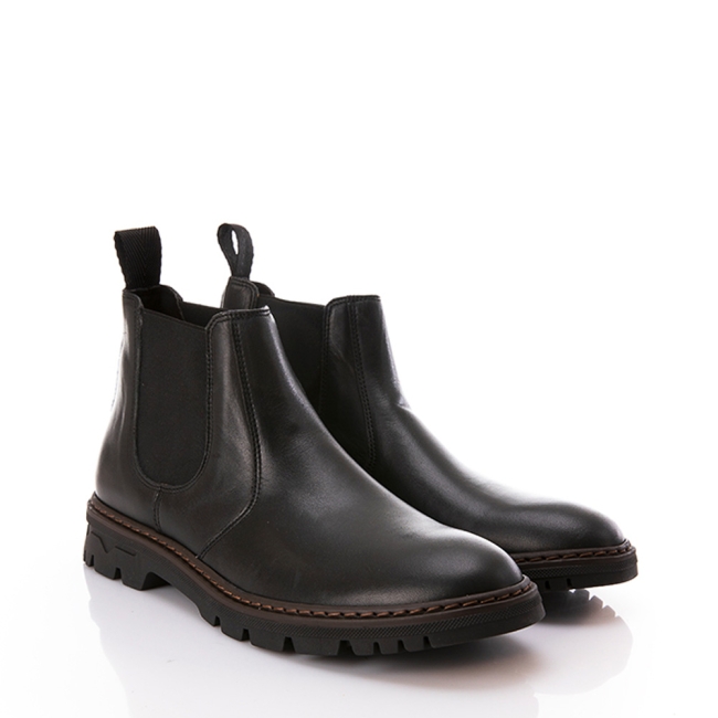 CHELSEA BOOTS