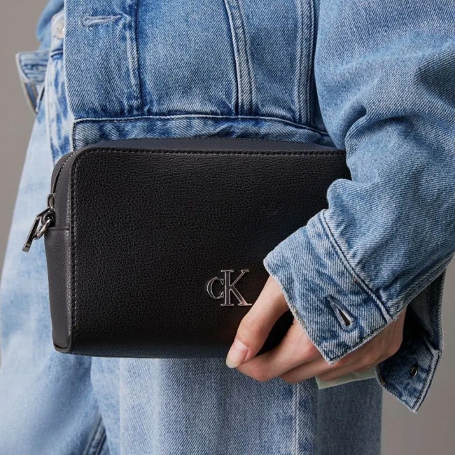 MINIMAL MONOGRAM CAMERA BAG 20
