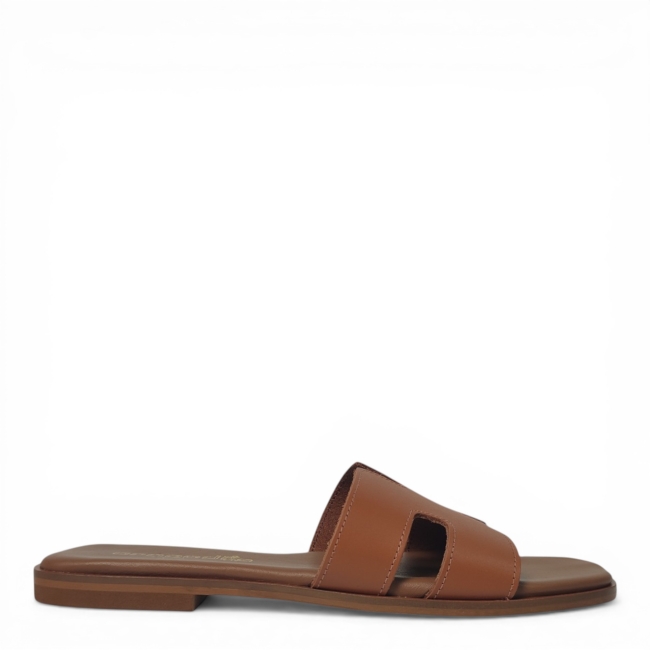 FLAT SANDALS