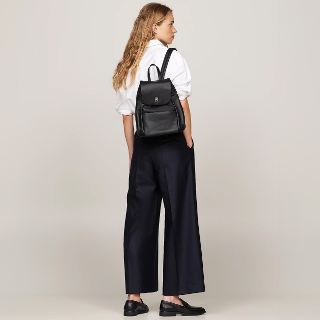 POPPY REFORM FLAP BACKPACK