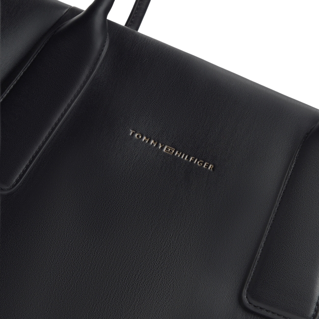 TH ESSENTIAL TOTE