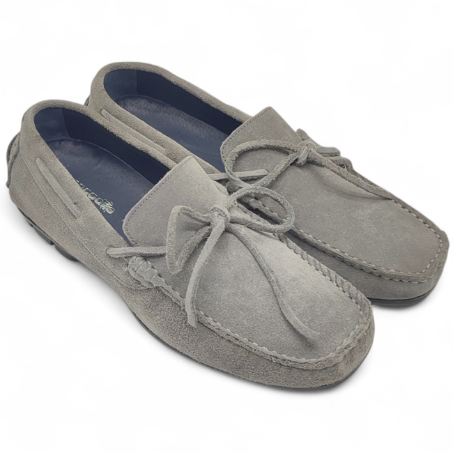 MOCCASINES