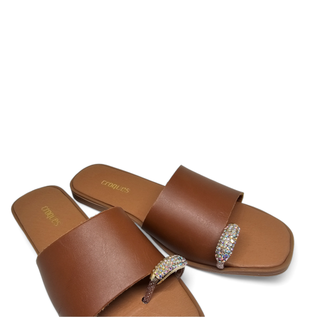 FLAT SANDALS