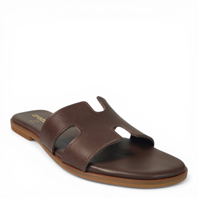 FLAT SANDALS