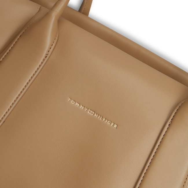 TH ESSENTIAL TOTE